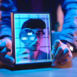 new-looking-glass-cloud-service-turns-2d-photos-into-3d-holographic-images