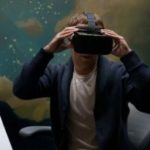 mark-zuckerberg-teases-‘retina-resolution’-prototype-vr-headset-from-facebook