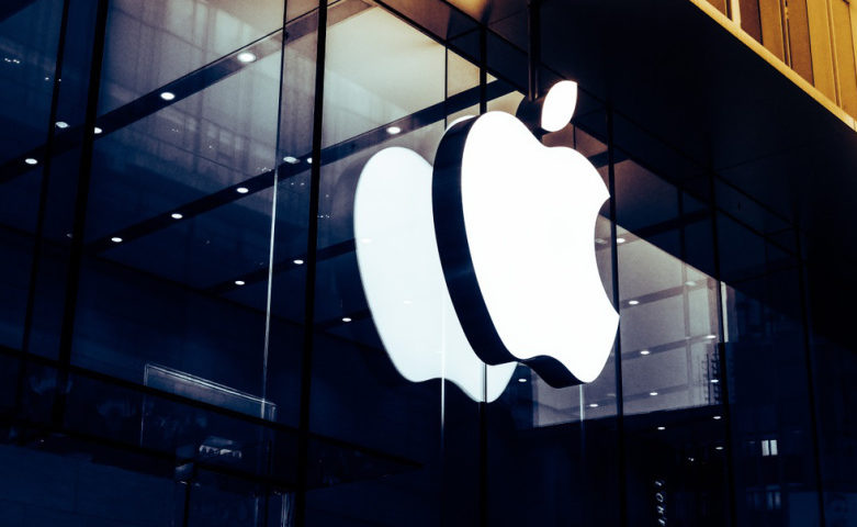 report:-apple-recruits-hollywood-directors-for-vr/ar-headset